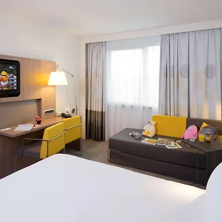 מלון Novotel Centrum ליובן