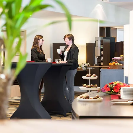 מלון Novotel Centrum ליובן