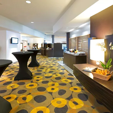 מלון Novotel Centrum ליובן