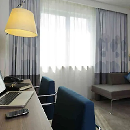 מלון Novotel Centrum 4*